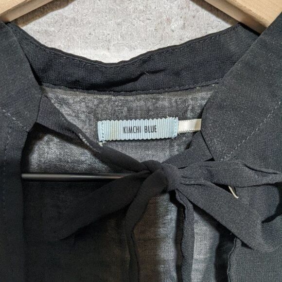 Kimchi Blue sleeveless top with tie neck sheer shoulders floral pattern sz S - Picture 3 of 8